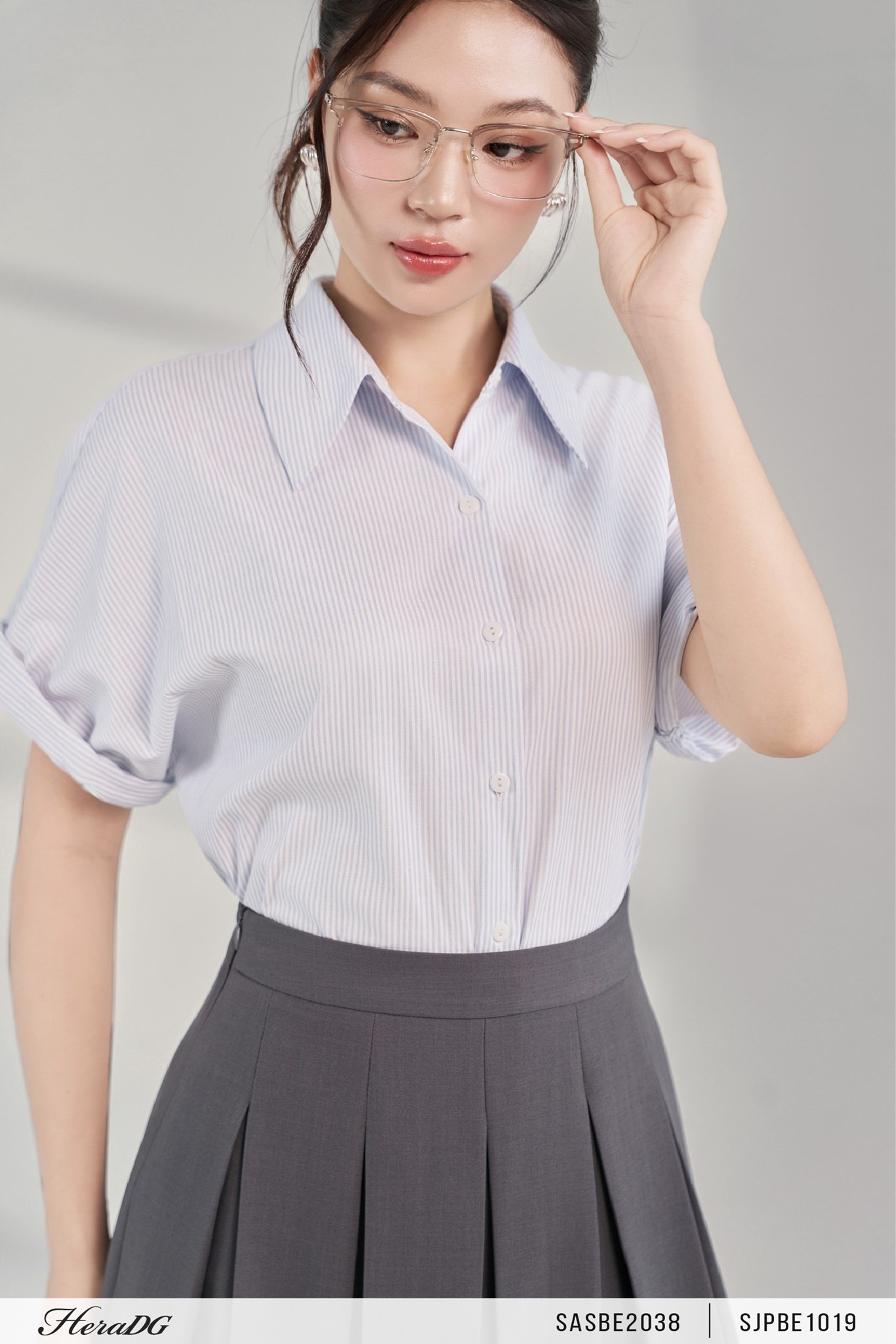 Ảnh của Áo sơ mi tay lơ vê